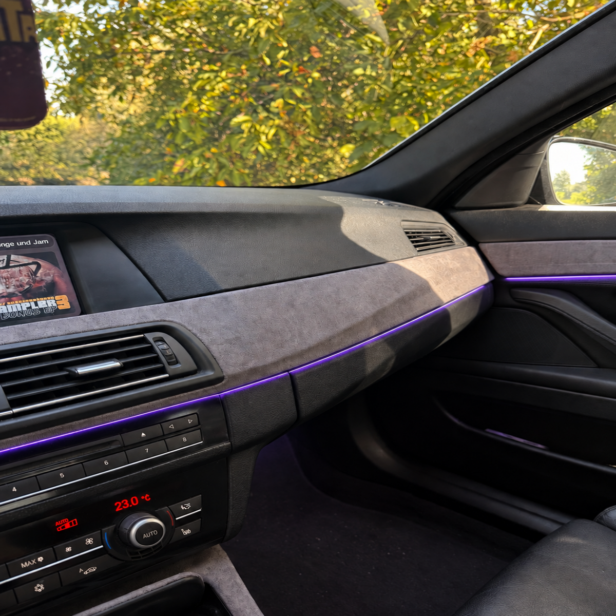 RGB Ambientebeleuchtung fürs Auto – App & Music Sync